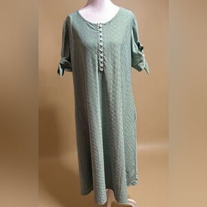 Green Textured Dress with Button Detail Short Sleeve